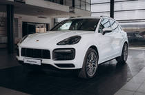 Porsche Cayenne Base