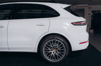 Porsche Cayenne Base