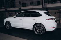 Porsche Cayenne Base