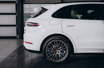 Porsche Cayenne Base