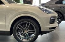 Porsche Cayenne Base