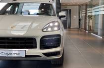 Porsche Cayenne Base