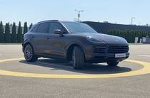 Porsche Cayenne Base