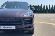 Porsche Cayenne Base