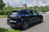 Porsche Cayenne Base