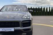 Porsche Cayenne Base