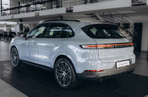 Porsche Cayenne Base