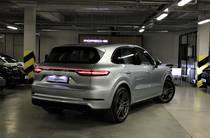 Porsche Cayenne Base