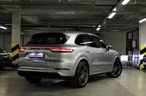 Porsche Cayenne Base