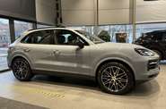 Porsche Cayenne Base