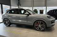 Porsche Cayenne Base