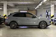 Porsche Cayenne Base