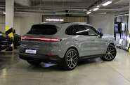Porsche Cayenne Base