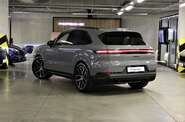 Porsche Cayenne Base