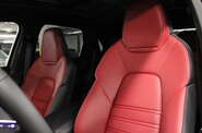 Porsche Cayenne Base