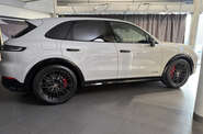Porsche Cayenne Base