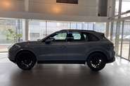 Porsche Cayenne Base