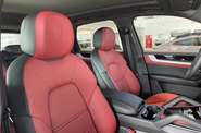 Porsche Cayenne Base