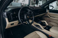Porsche Cayenne Base