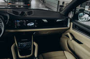 Porsche Cayenne Base