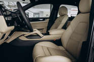 Porsche Cayenne Base