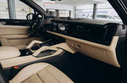 Porsche Cayenne Base