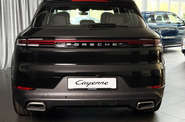 Porsche Cayenne Base