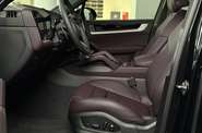 Porsche Cayenne Base