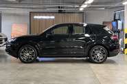 Porsche Cayenne Base