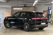 Porsche Cayenne Base