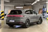 Porsche Cayenne Base