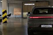 Porsche Cayenne Base