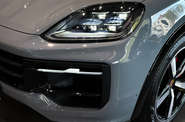 Porsche Cayenne Base