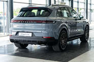 Porsche Cayenne Base
