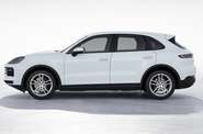 Porsche Cayenne Base