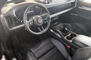 Porsche Cayenne Base