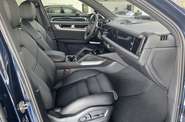 Porsche Cayenne Base