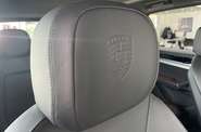 Porsche Cayenne Base