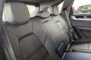 Porsche Cayenne Base