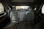 Porsche Cayenne Base