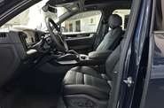 Porsche Cayenne Base
