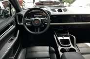 Porsche Cayenne Base