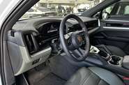 Porsche Cayenne Base