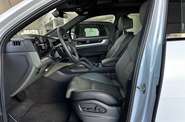 Porsche Cayenne Base