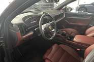 Porsche Cayenne Base