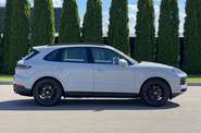 Porsche Cayenne Base