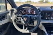 Porsche Cayenne Base