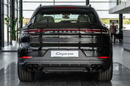 Porsche Cayenne Base