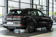 Porsche Cayenne Base