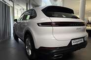 Porsche Cayenne Base